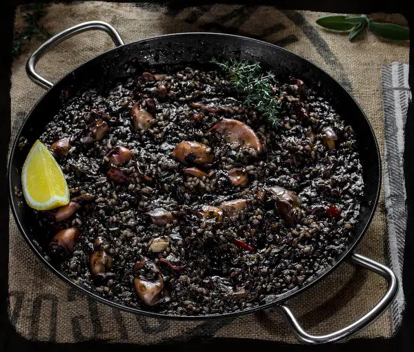 how to cook paella negra